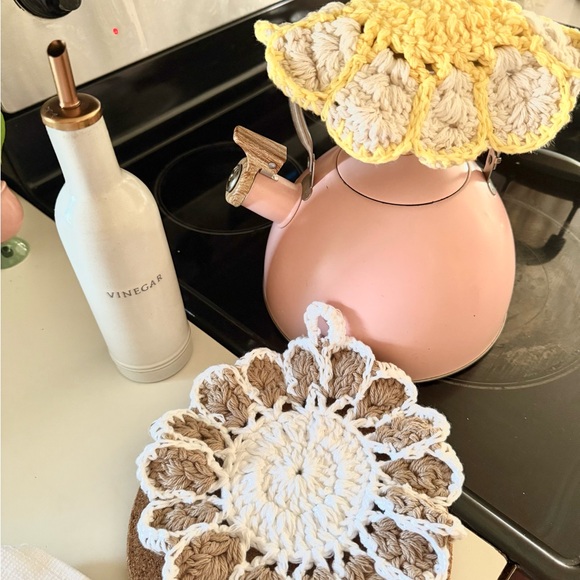 Handmade 100% Cotton Crochet Pot Holders Set of 2 – 7x7 Floral Kitchen - Picture 7 of 7